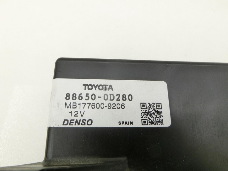 Toyota Yaris 09-11 Steuergerät ECU Modul SG Klima Toyota Yaris 09-11 01.10.2010 88650-0D280 MB177600-9206 gebraucht Vorschau 3