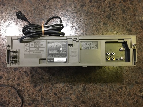 RCA VR555 Gray VCR/VHS Player Accu-Search 4 Head Hi-Fi Tested And Works.