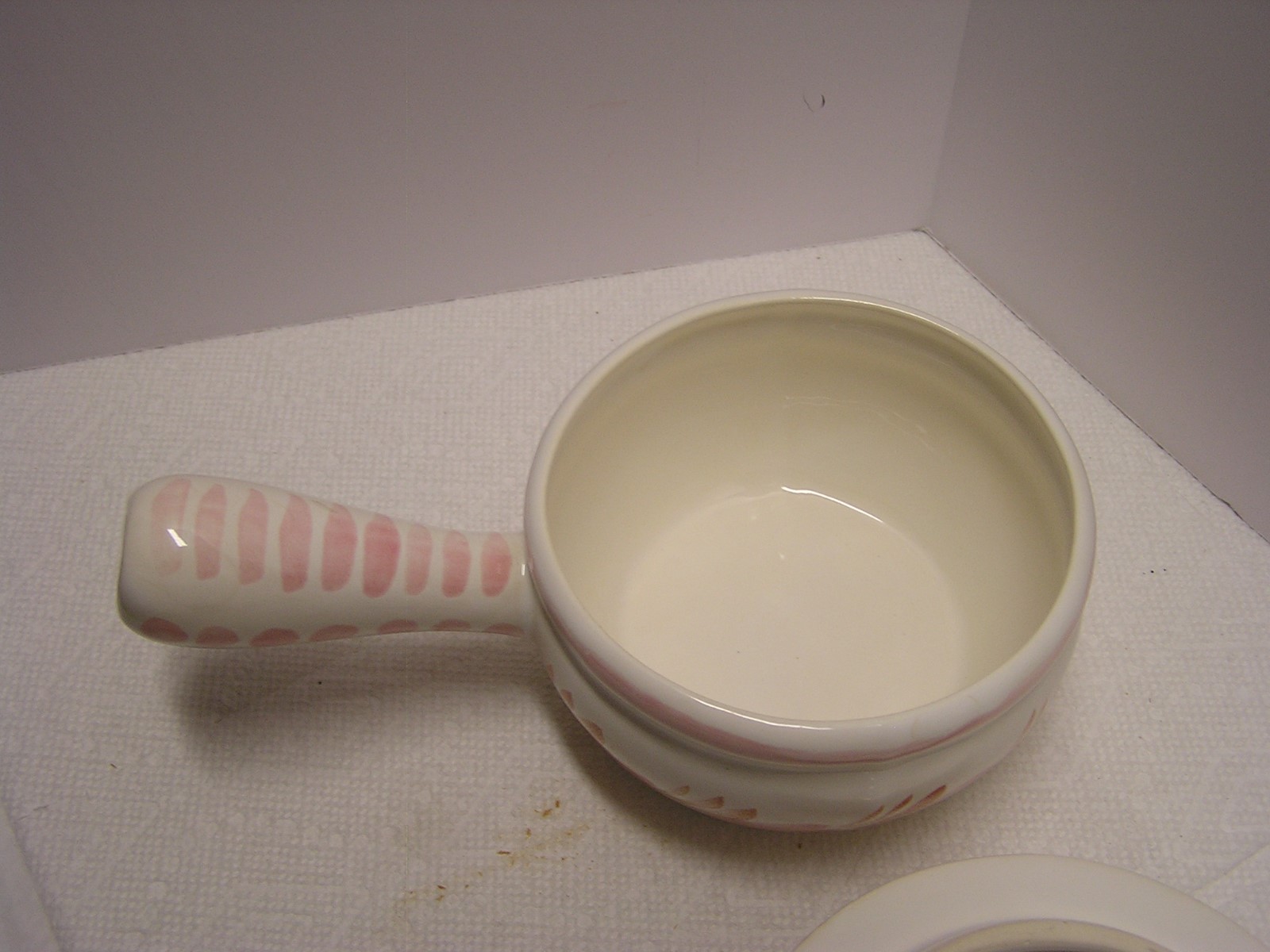 QUIMPER HENRIOT INDIVIDUAL CASSEROLE W/HANDLE AND COVER~PINK ROOSTER~3 AVAILABLE