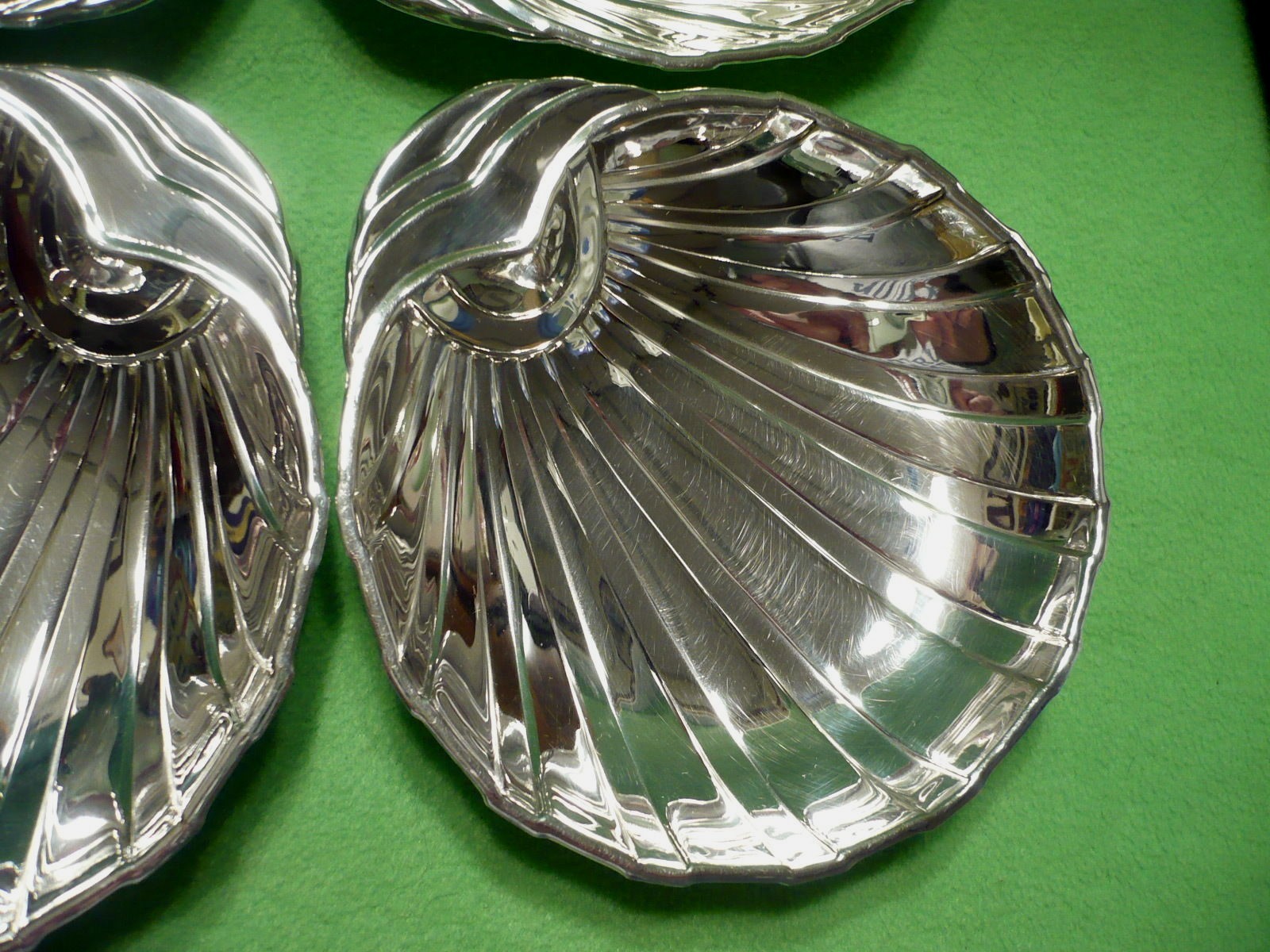Set of 4 vintage FB ROGERS Silver Co 1883 SEASHELL 616 silverplate serving dish.