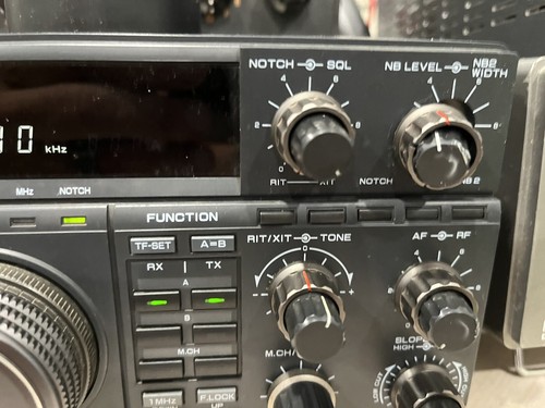 Kenwood TS-850S 100W HF Transceiver Fully AT Auto Tuner Kenwood TS-850S 100W HF Transceiver Fully AT Auto Tuner