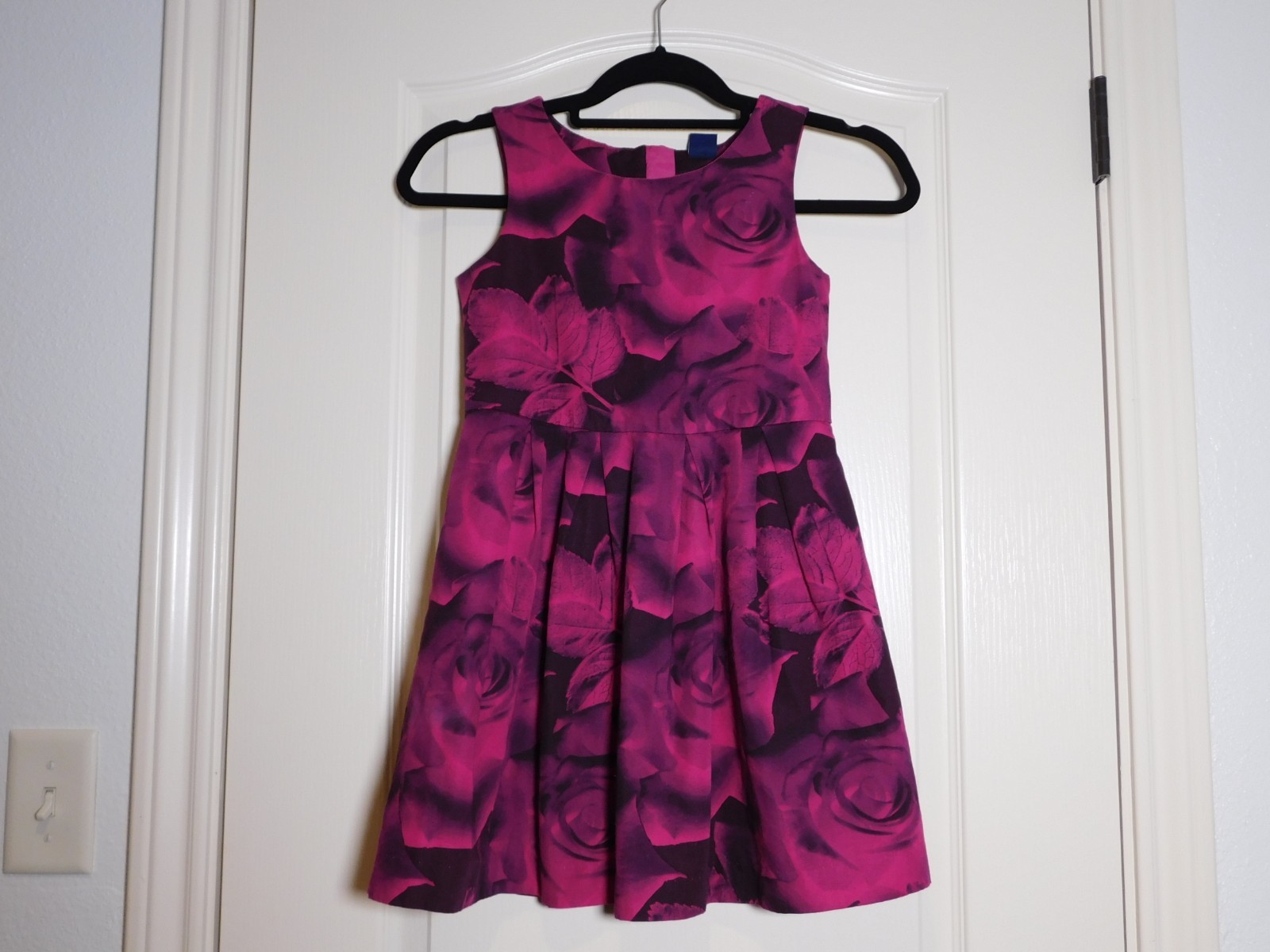 GAP KIDS Dark Pink Floral Rose Print Sleeveless Pleated Dress Girls Size 8 #1019
