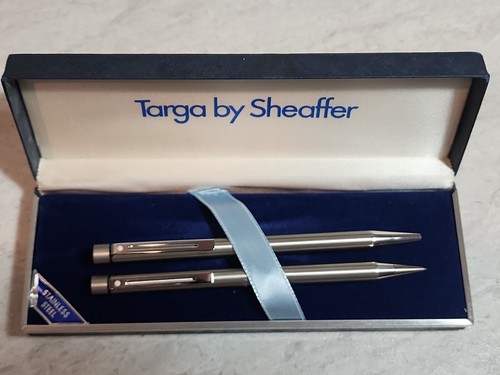 筆記具 SHEAFFERS Amazon.com : Sheaffer 300 Gold Tone Trim Fountain Pen