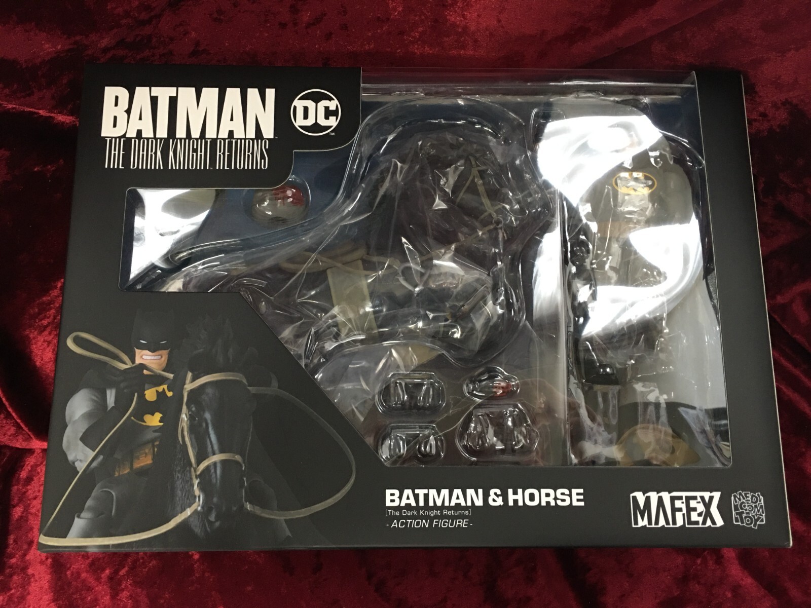 MAFEX No.205 BATMAN & HORSE The Dark Knight Returns Medicom