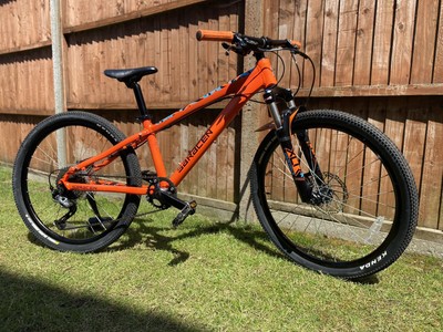 Saracen hot sale mantra 24