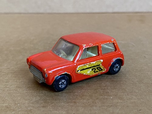 MATCHBOX Superfast 8 赤 ミニカーlesny s-l1200.jpg