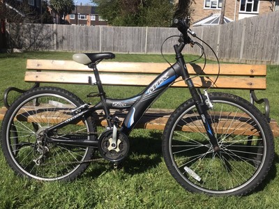 Giant MTX 250 Mountain Bike 24” Wheels 13” Frame
