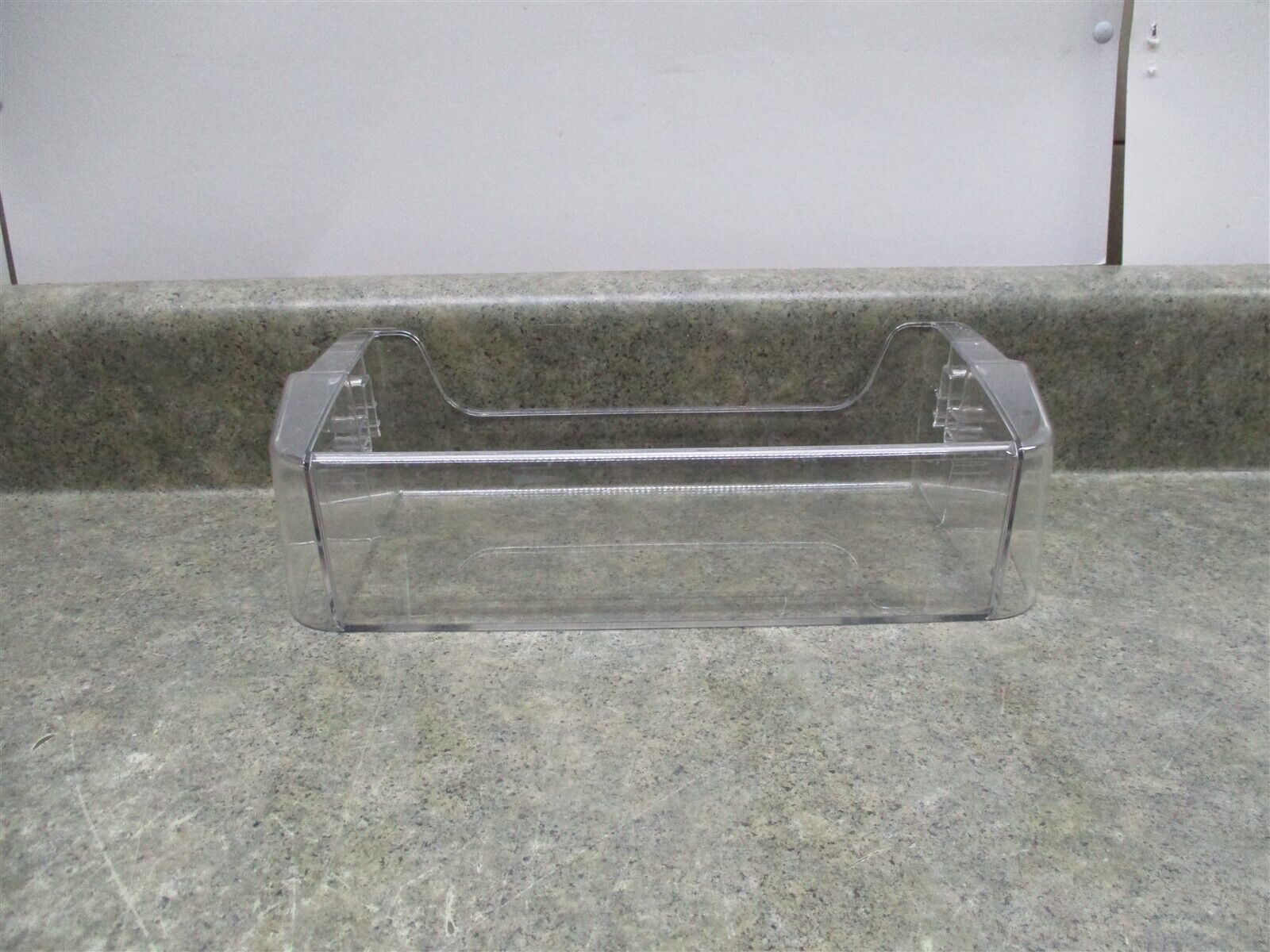 MIDEA REFRIGERATOR SMALL DOOR BIN (SCRATCHES) PART MIDEA REFRIGERATOR SMALL DOOR BIN (SCRATCHES) PART