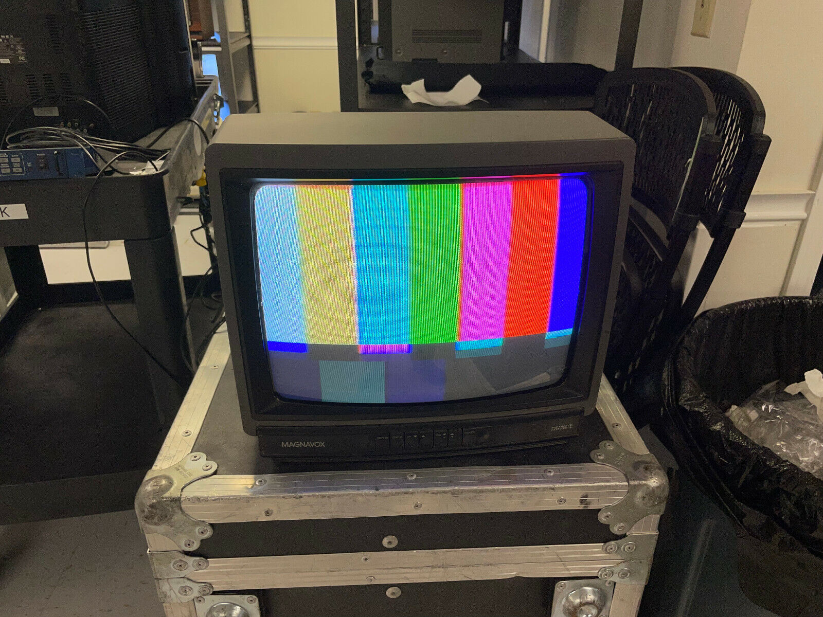 Retro Gaming - Magnavox 13S401-00AA Tele TV- 13 Retro Gaming - Magnavox 13S401-00AA Tele TV- 13