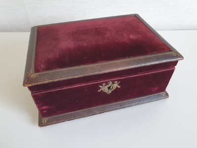 Boite à bijoux coffret velours bordeaux et cuir Napoléon III