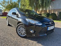 2013 Ford Focus 1.0 125 EcoBoost Zetec Navigator 5dr HATCHBACK Petrol Manual