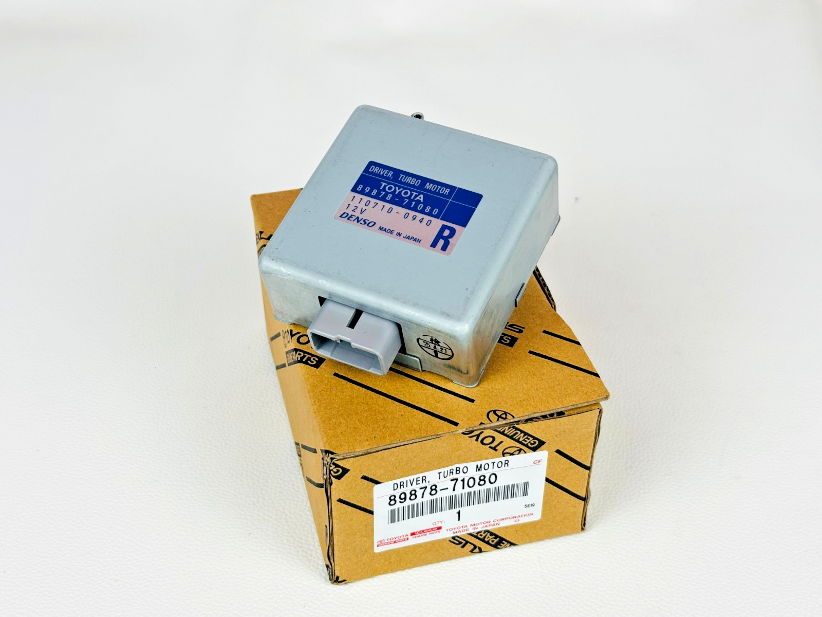 ライガー 89878-71080 Toyota Hilux Fortuner 1KDFTV KUN26 KUN51 OEM