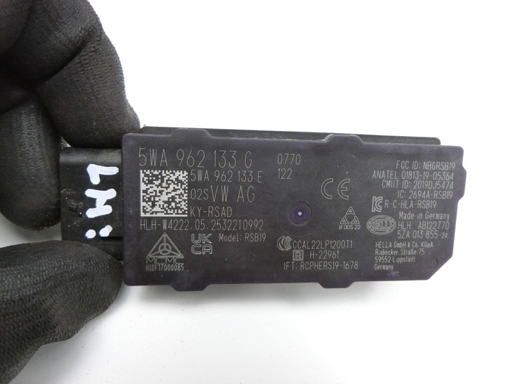 VW Tayron R41 Antennenverstärker Keyless Entry KY-RSAD VW Tayron R41 20.08.2025 5WA962133G 5WA962133E gebraucht Bild 2