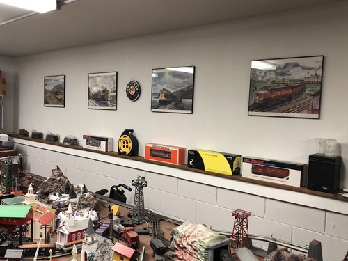Lionel Train Village With Accessories Plus More Huge Lot