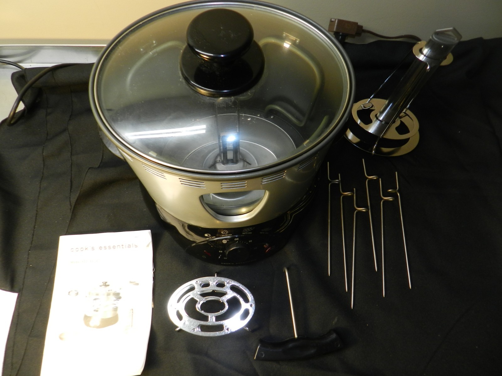 Cooks Essentials Vertical Rotisserie Cooker Model 650-63-37