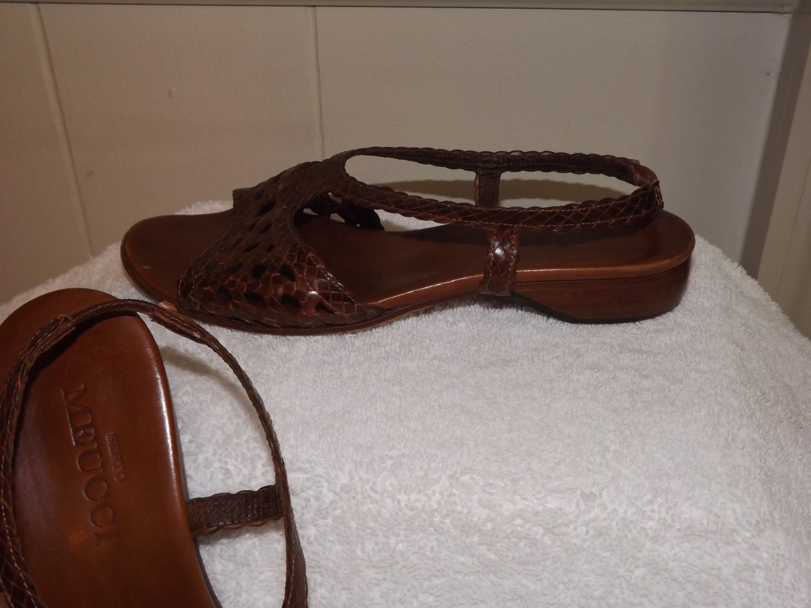 SESTO MEUCCI Ladies Leather Sandals in size 6 M in Brown    #396