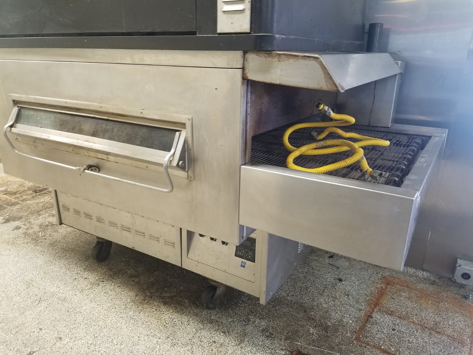 Middleby Marshall JS 350 Pizza Oven - Gas - 32