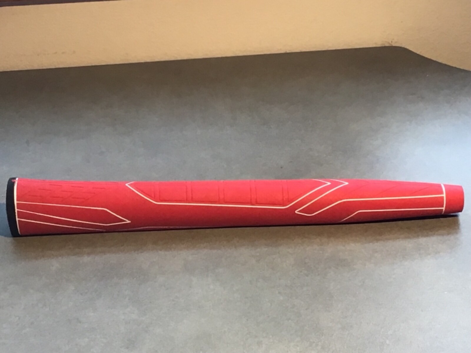 RIFE   Red Mid sized Putter Grip with RIFE Putter logo