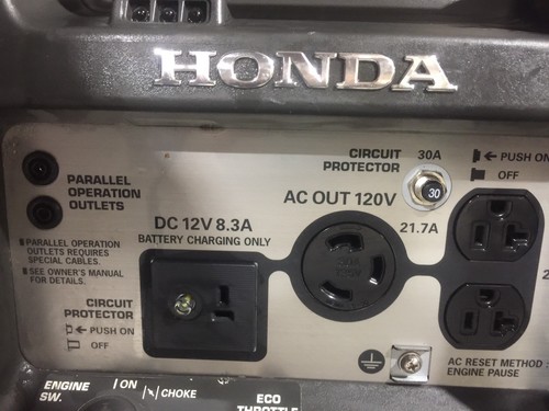 Super Quiet Honda EU3000i Handi 3000W Gas Powered Portable Generator Inverter