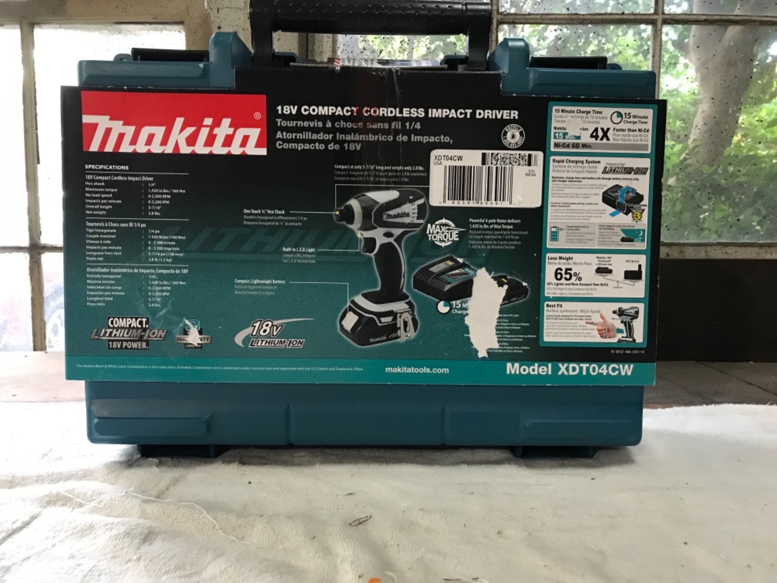 MAKITA XDT04CW  18v 1/4” IMPACT DRIVER WIT HARD CASE AND (2) BATTERIES