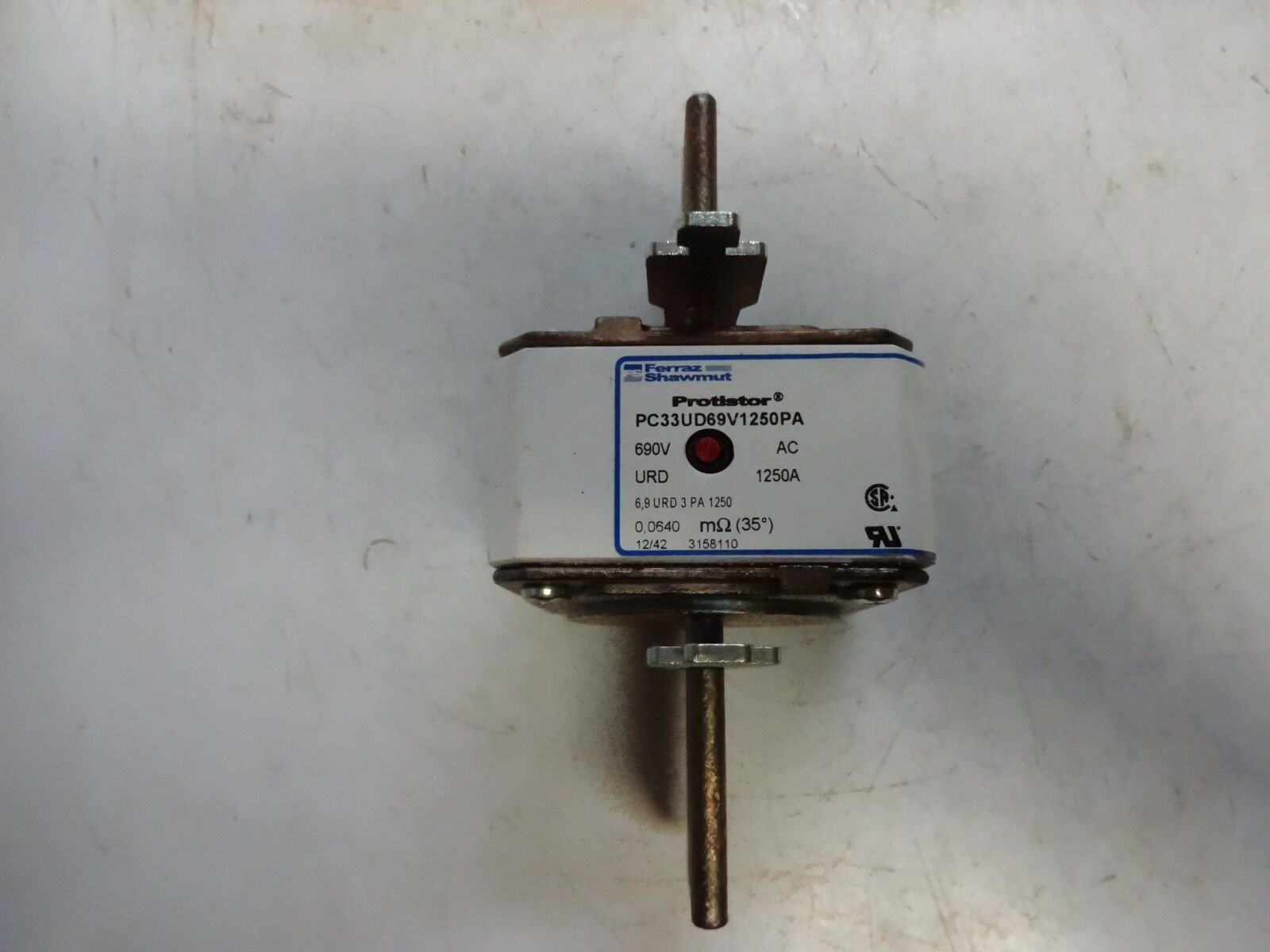 Ferraz Shawmut PC33UD69V1250PA Protistor Fuse, 690VAC 1250A Ferraz Shawmut PC33UD69V1250PA Protistor Fuse, 690VAC 1250A