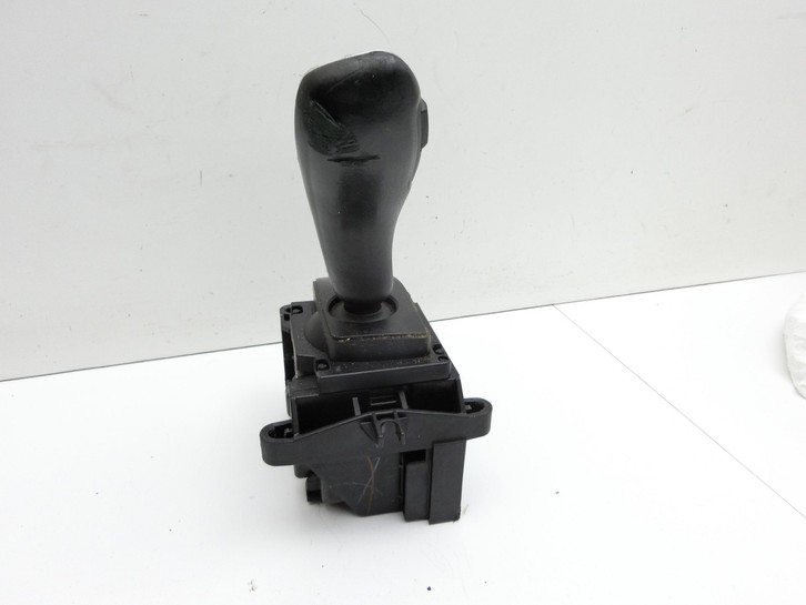 BMW 525d F10 13-17 2,0d 160KW Autom Schaltkulisse Schalthebel BMW 525d F10 13-17 27.02.2014 7950394 61317950394... Bild 4