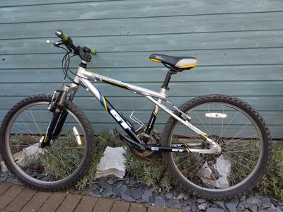 GT Aggressor KIDS BIKE