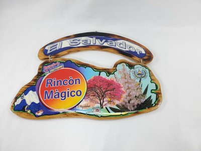 El Salvador Wooden Map Key Holder, Colgadero de llaves De Madera Artesanal 11''×8
