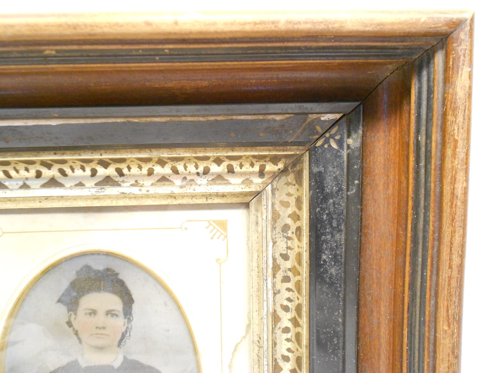 ANTIQUE HAND CRAFTED PICTURE FRAME WITH TIN PLATE PICTURE