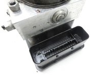 BMW E88 120d LCI 08-11 ABS Steuergerät Aggregat Hydraulikblock BMW E88 120d LCI 08-11 11.03.2010 6787837... Vorschau 3
