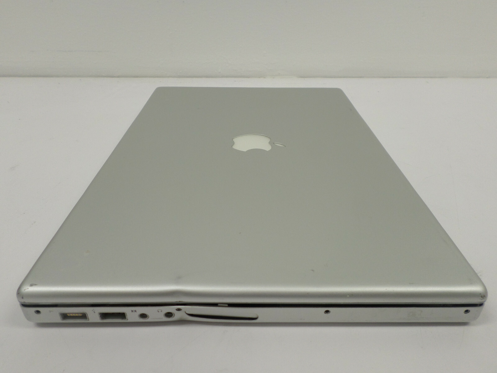 Apple MacBook Pro A1211 15.5