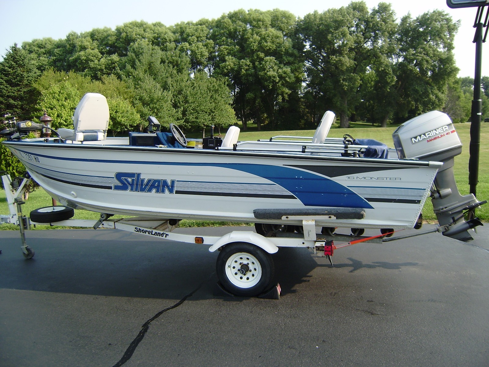 16ft 1995 SYLVAN SEA MONSTER Fishing Boat 40HP MARINER & Shorelander Trailer
