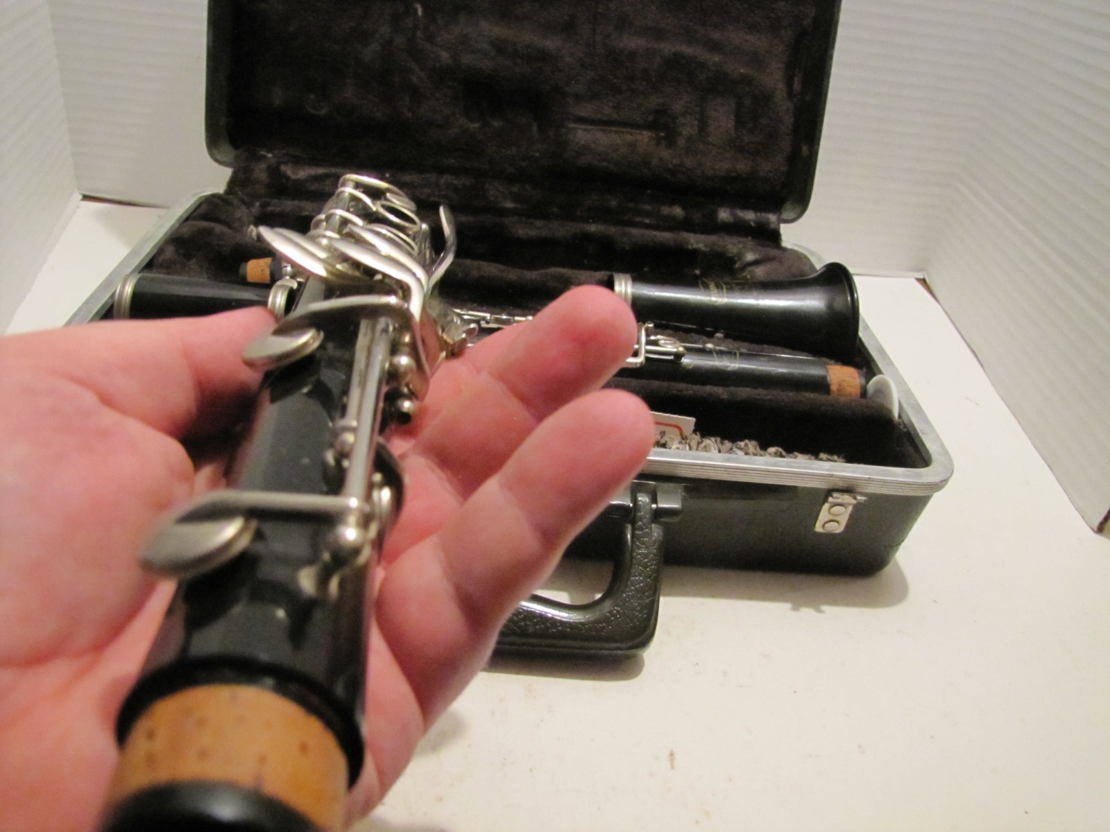 BUNDY RESONITE SELMER CLARINET IN ROUGH HARD CASE USED READ