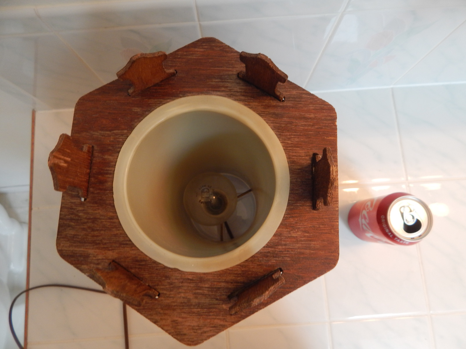 Vtg mid century  table lamp light wood scroll fiberglass??   13