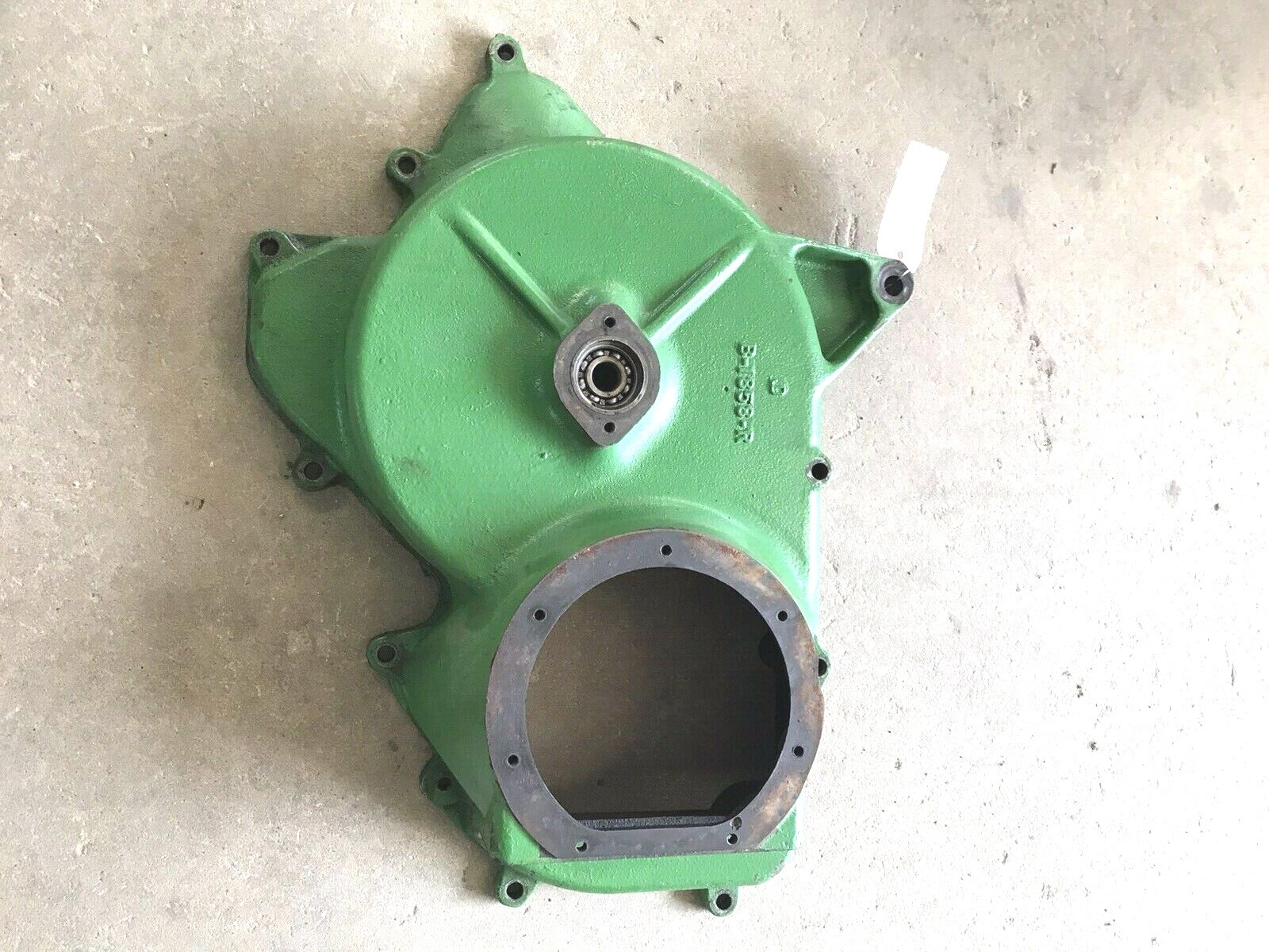 USED JOHN DEERE B TRACTOR FIRST REDUCTION GEAR COVER B1858R USED JOHN DEERE B TRACTOR FIRST REDUCTION GEAR COVER B1858R