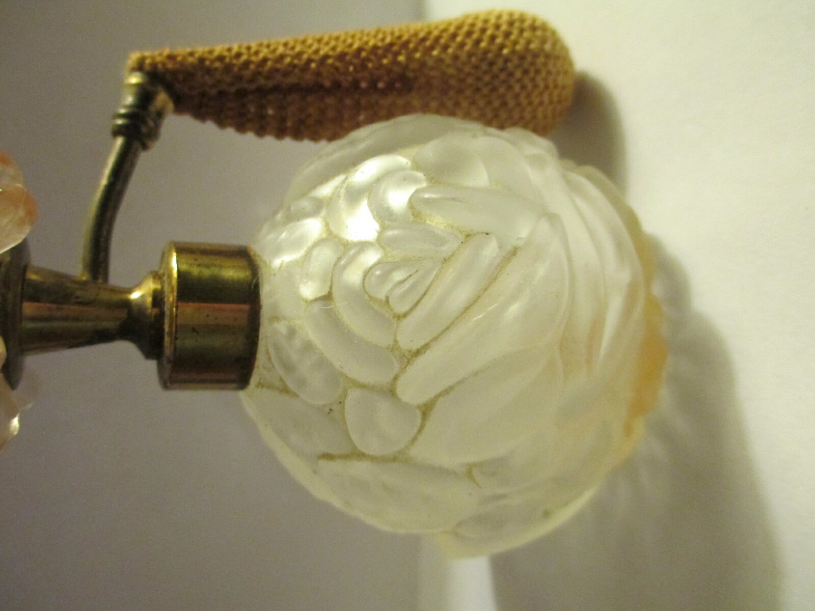 Vintage 1930's perfume bottle Lalique ? 3 3/4 w stopper w/ sprayer original