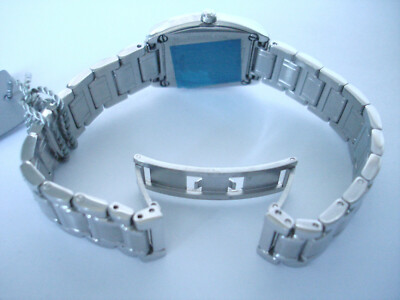 Pre-owned Bulova Women's 96r162 Highbridge Diamond Watch Tonneau Case