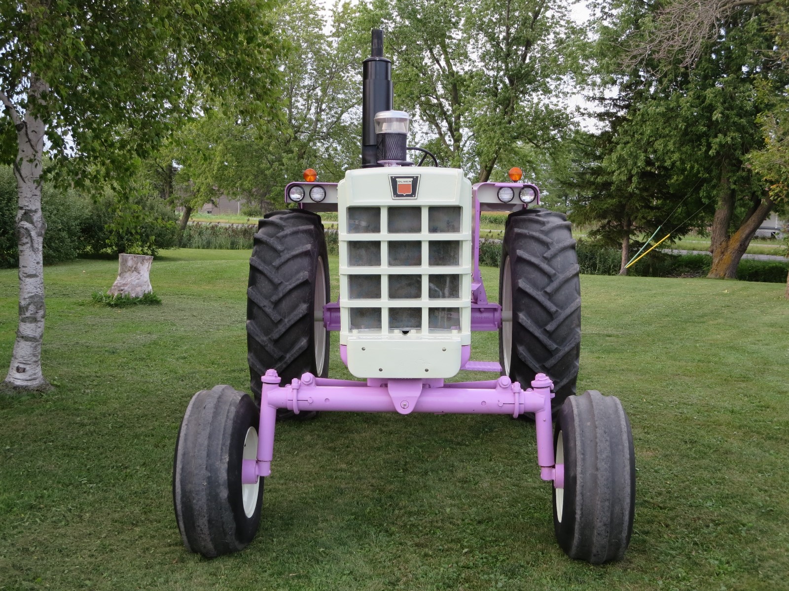 Oliver 1850 Diesel Tractor