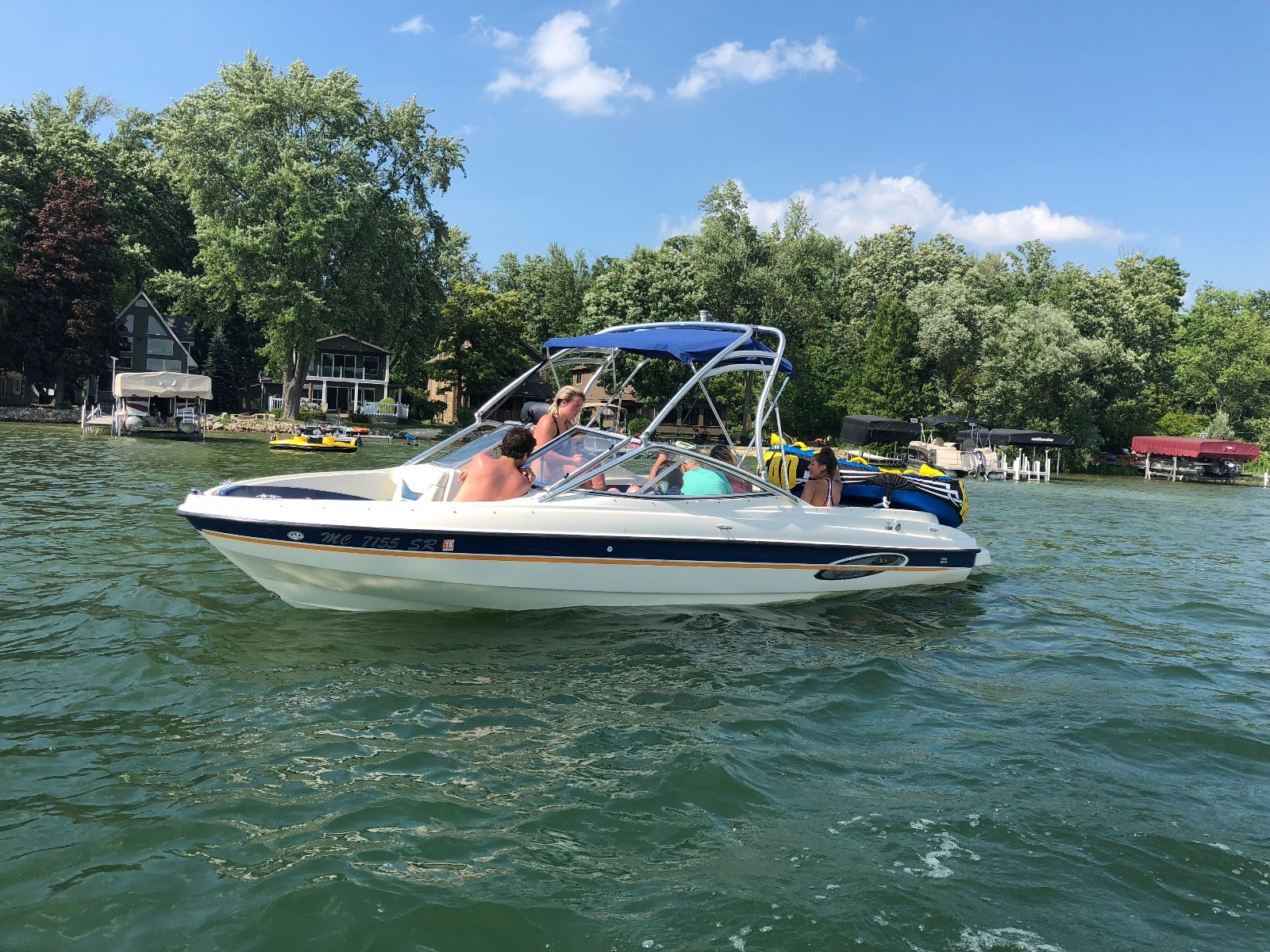 2004 Bayliner 225 Bowrider 5.7 Liter Ski Boat, Loaded