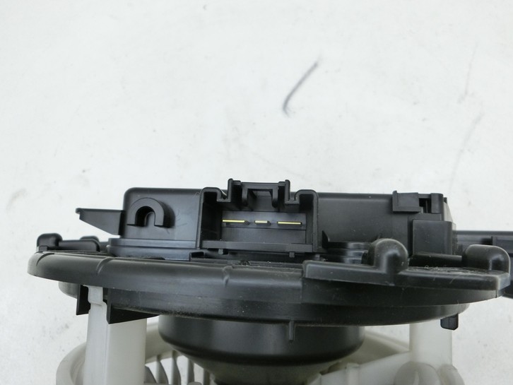 Toyota Prius IV ZVW5 16-19 Gebläsemotor Lüftermotor Heizungsgebläse  - Bild 5
