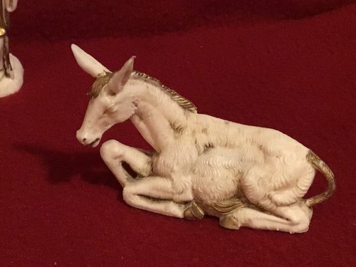 Vintage Christmas Nativity Figures (5) White w/gold details Italy