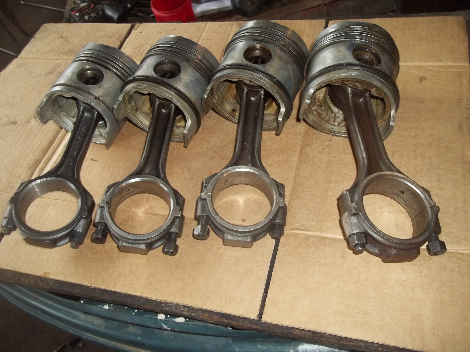 FORD 861 TRACTOR PISTONS & RODS