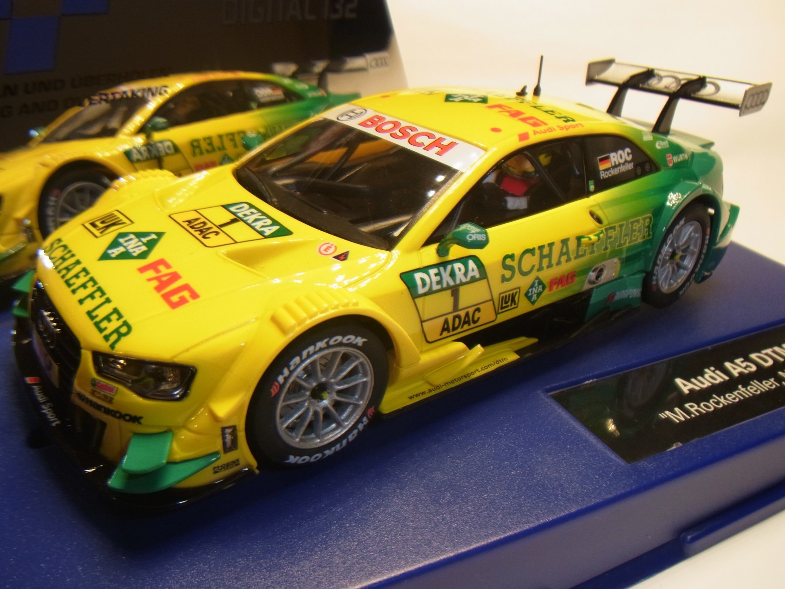 自動車 Carrera DTM Racing Car 1/32 1/32 Carrera BMW DTM Quick Tune - YouTube