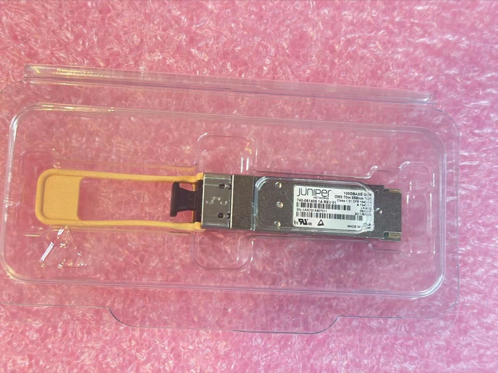 Juniper Networks 740-061405 JNP-QSFP-100G-SR4 QSFP28 850nm Juniper Networks 740-061405 JNP-QSFP-100G-SR4 QSFP28 850nm