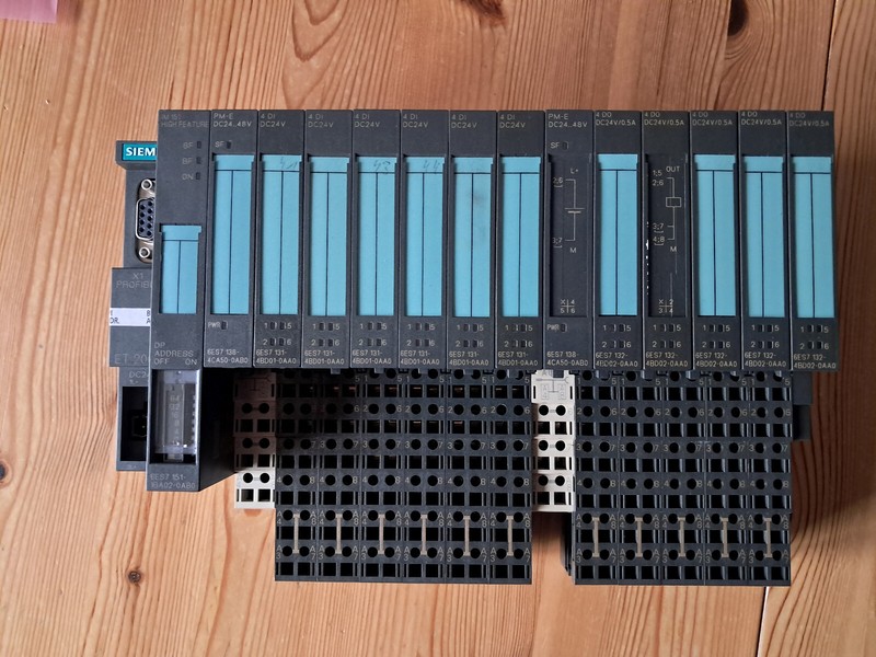Siemens Et200s Station  Im151  6es7151-1ba02-0ab0 Gebraucht
