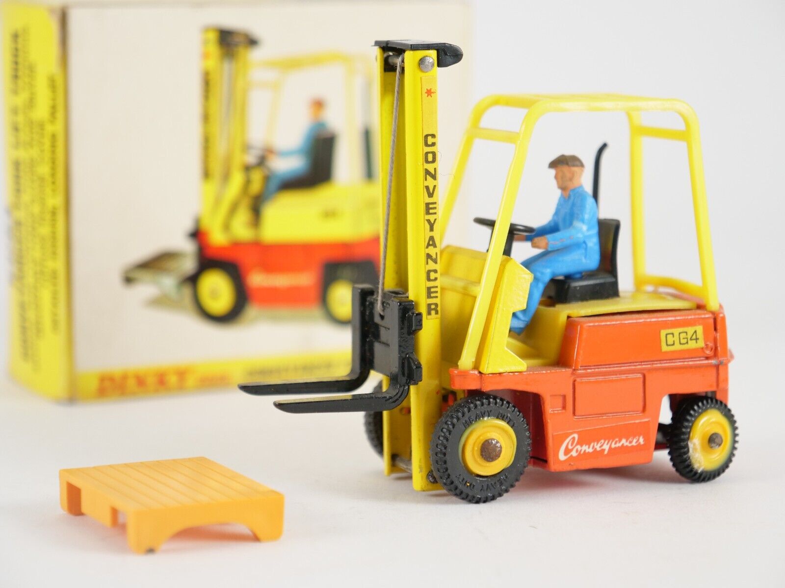 Dinky Toys GB No. 404 Conveyancer Fork Lift Truck In Box | eBay Dinky Toys GB No. 404 Conveyancer Fork Lift Truck In Box | eBay