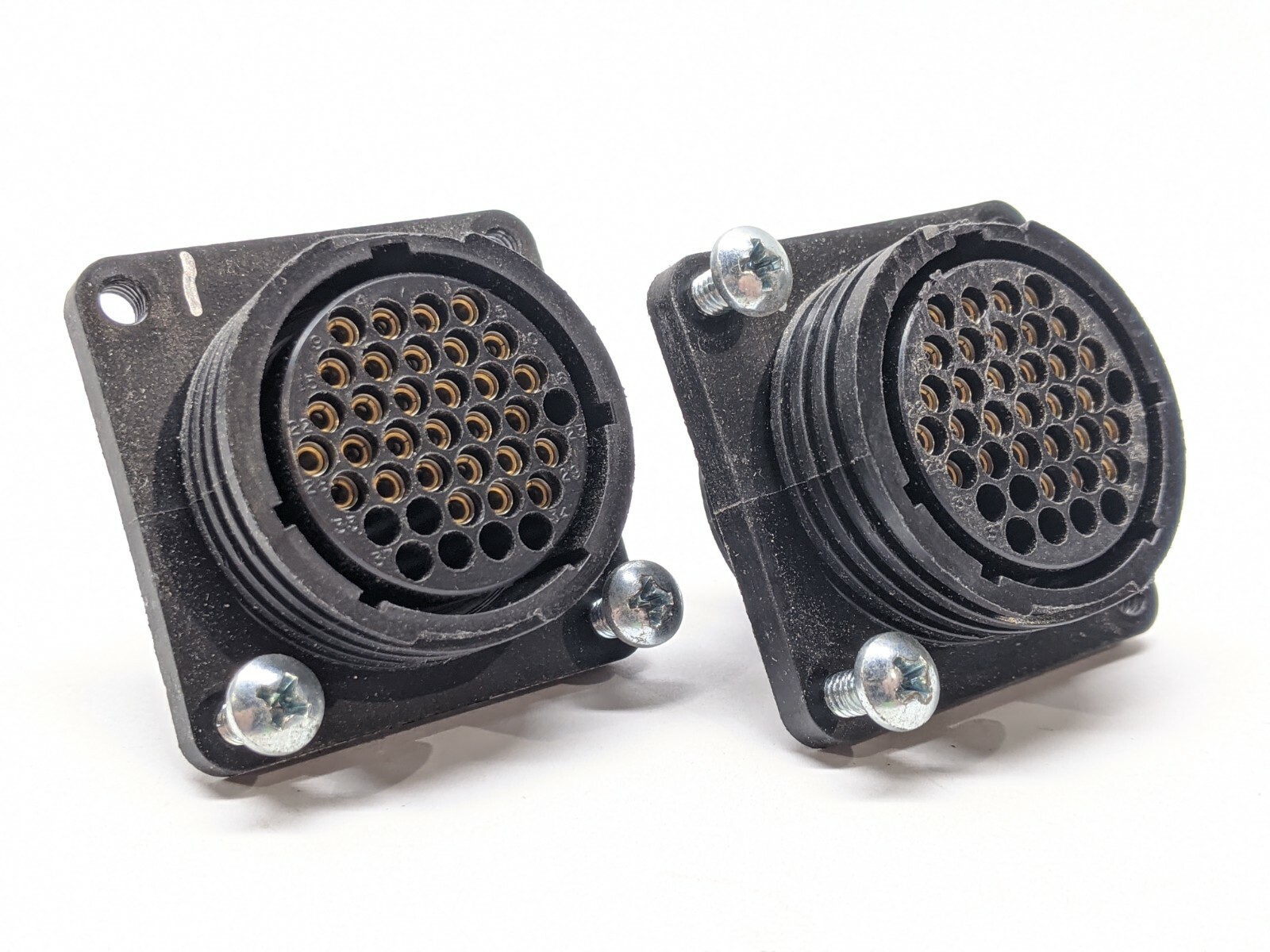 TE 206306-1 Connector Housing 37 Position AMP CPC Receptacle