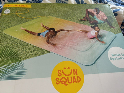SUN SQUAD GIANT SPRAYING SPLASH MAT 9FT BY 2''