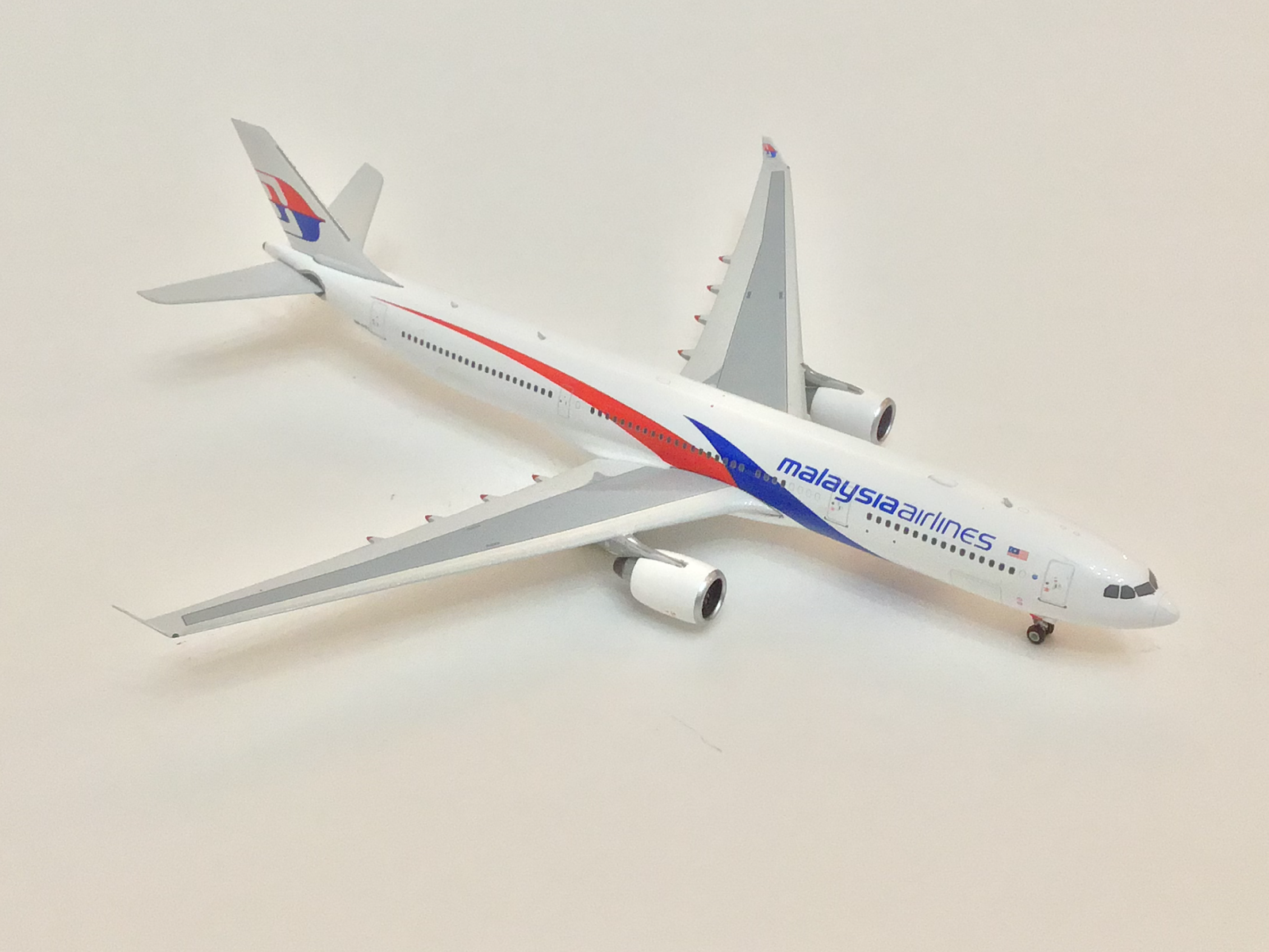 phoenix マレーシア航空　Airbus A330-300 1:400 phoenix マレーシア航空 Airbus A330-300 1:400 Phoenix 1:400