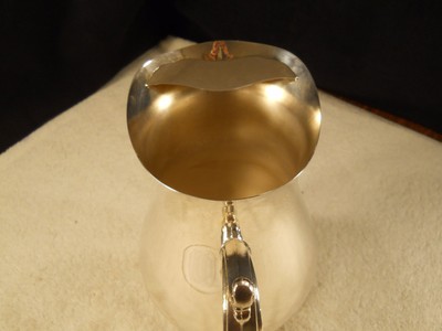 vintage wm rogers silverplated footed water pitcher w/ ice lip